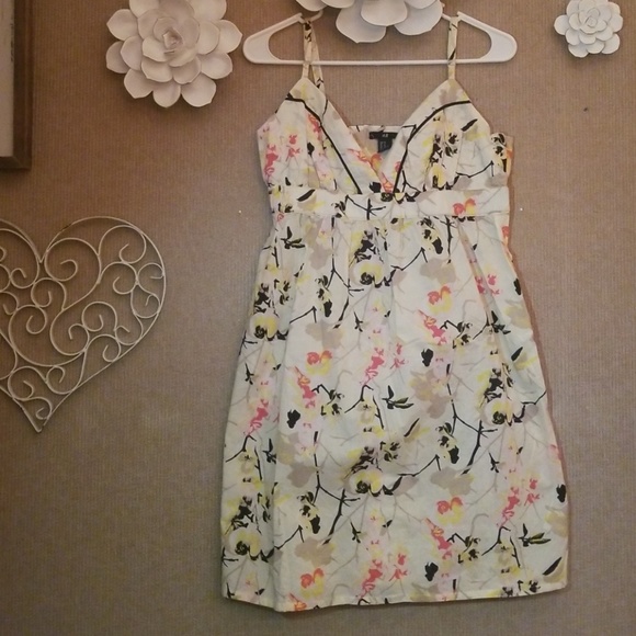 H&M Dresses & Skirts - 🌵H&M Floral Dress